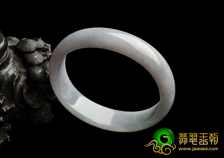 糯冰种淡春带彩缅甸翡翠A货贵妃镯（56.5mm-52mm）