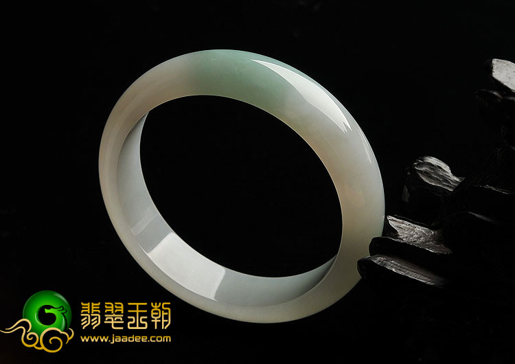 糯冰种飘花缅甸翡翠A货手镯（58.1mm）