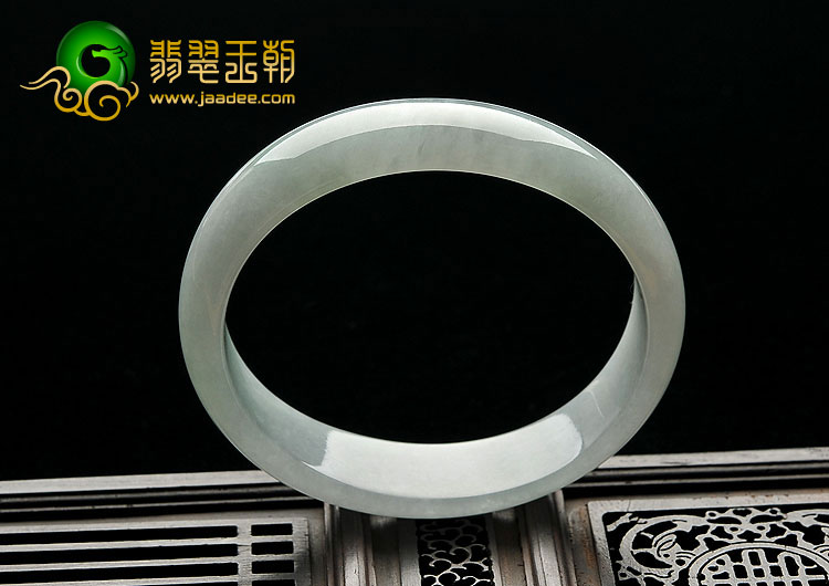 糯冰种晴水缅甸翡翠A货贵妃镯（53.5mm-46.7mm）