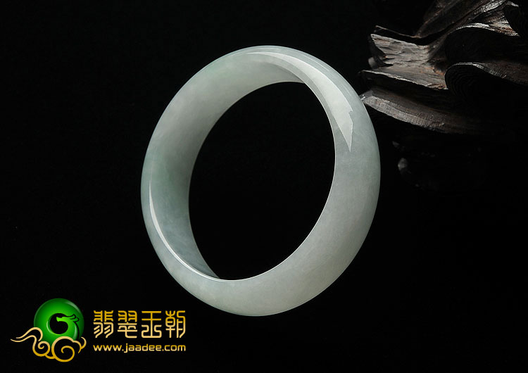 糯冰种晴水缅甸翡翠A货贵妃镯（53.5mm-46.7mm）