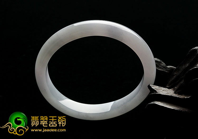 糯冰种淡紫罗兰缅甸翡翠A货贵妃镯（54.5mm-48.7mm）