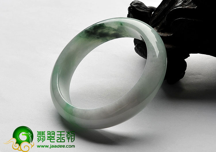 糯冰种飘翠缅甸翡翠A货手镯（56.9mm）