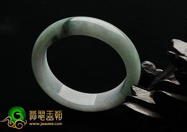 糯冰种飘翠缅甸翡翠A货手镯（56.9mm）