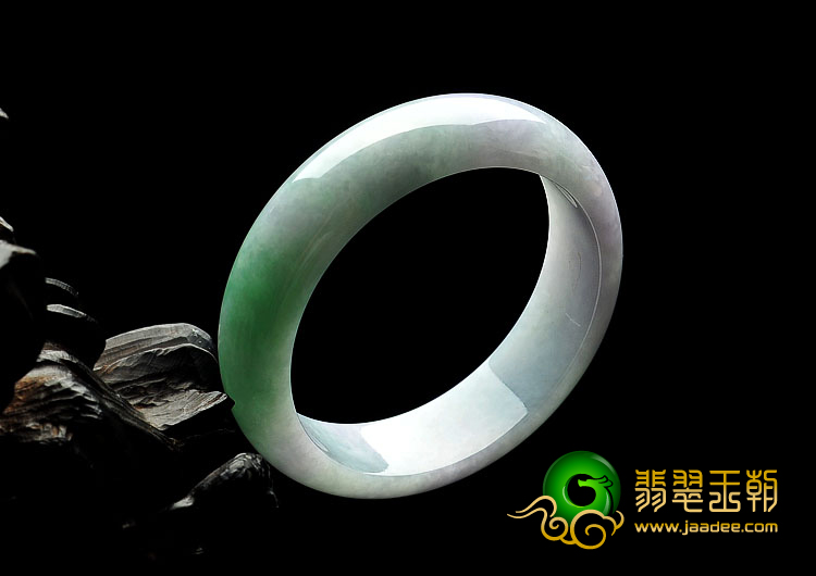 糯冰种春带彩缅甸翡翠A货手镯（57.9mm）