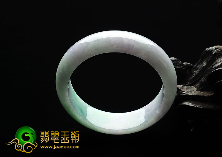 糯冰种春带彩缅甸翡翠A货手镯（57.9mm）