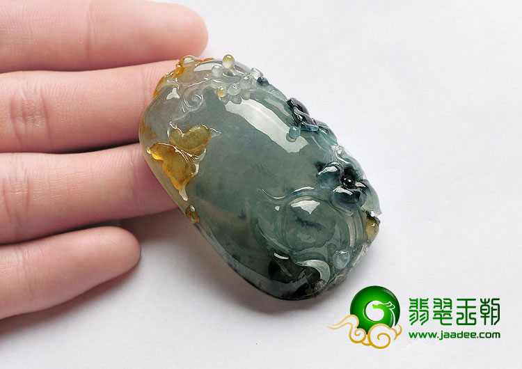 (超值推荐)冰种飘花略带黄翡缅甸翡翠A货蝶恋花挂件