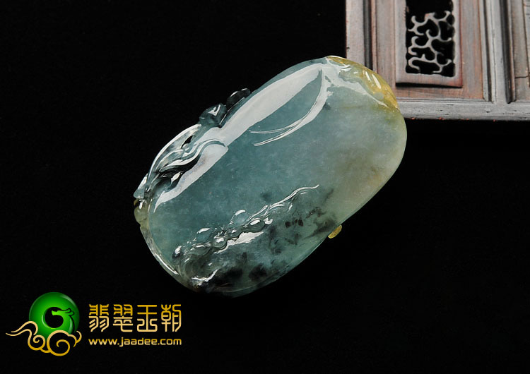 (超值推荐)冰种飘花略带黄翡缅甸翡翠A货蝶恋花挂件