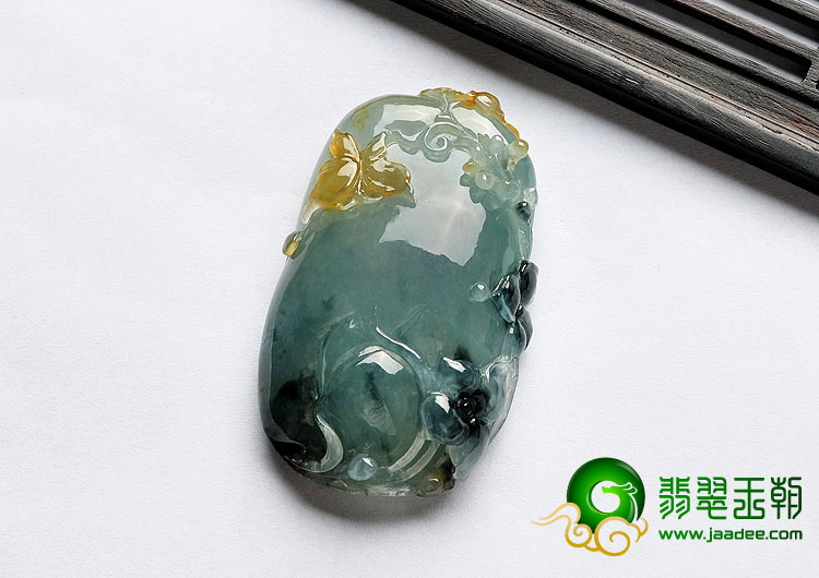 (超值推荐)冰种飘花略带黄翡缅甸翡翠A货蝶恋花挂件