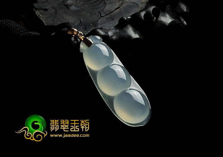 冰种晴水缅甸翡翠A货四季豆挂件（金扣）