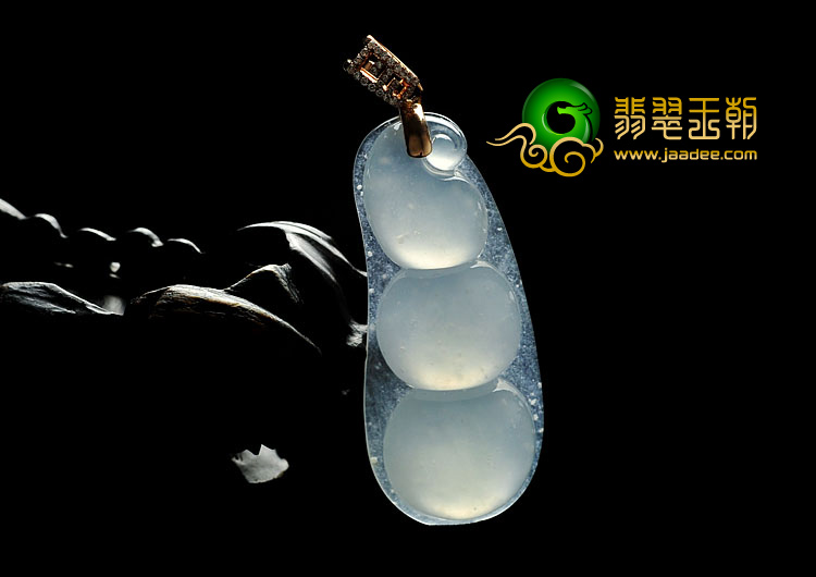 冰种晴水缅甸翡翠A货四季豆挂件（金扣）