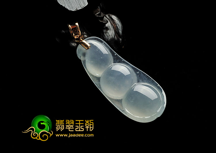 冰种晴水缅甸翡翠A货四季豆挂件（金扣）