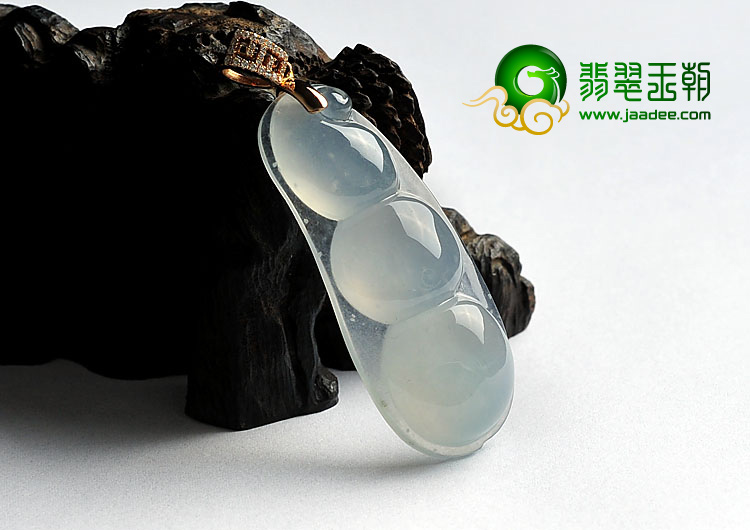 冰种晴水缅甸翡翠A货四季豆挂件（金扣）
