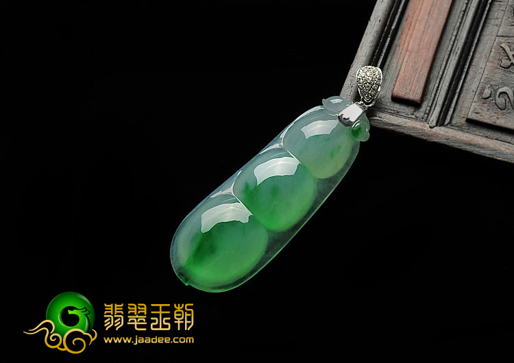 冰种飘翠缅甸翡翠A货四季豆（金扣）
