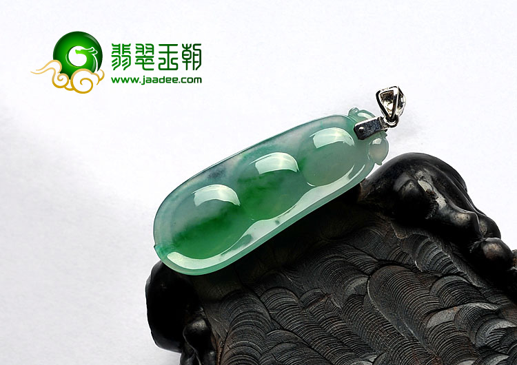 冰种飘翠缅甸翡翠A货四季豆（金扣）