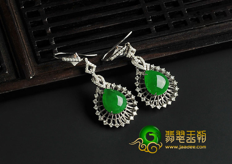 冰种正阳绿缅甸翡翠A货镶白金耳坠（真钻）