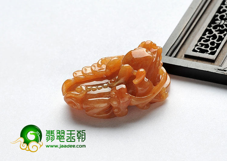 糯冰种红黄翡缅甸翡翠A货貔貅挂件