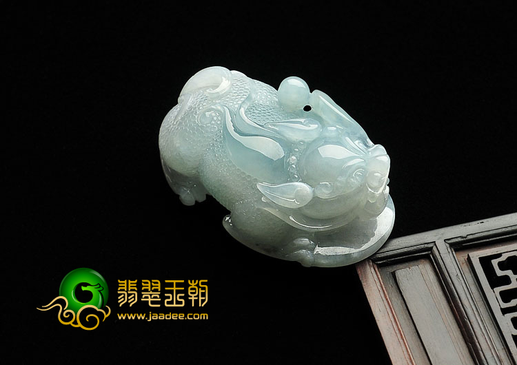 糯冰种晴水缅甸翡翠A货貔貅挂件