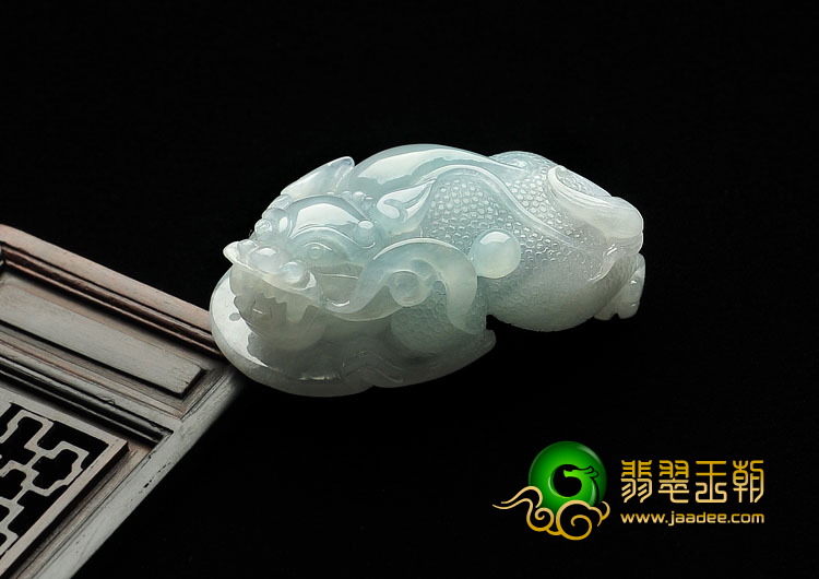 糯冰种晴水缅甸翡翠A货貔貅挂件
