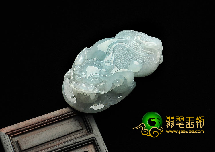 糯冰种晴水缅甸翡翠A货貔貅挂件