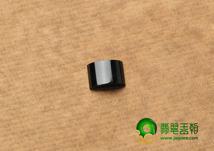 冰种墨翠缅甸翡翠A货马鞍戒面