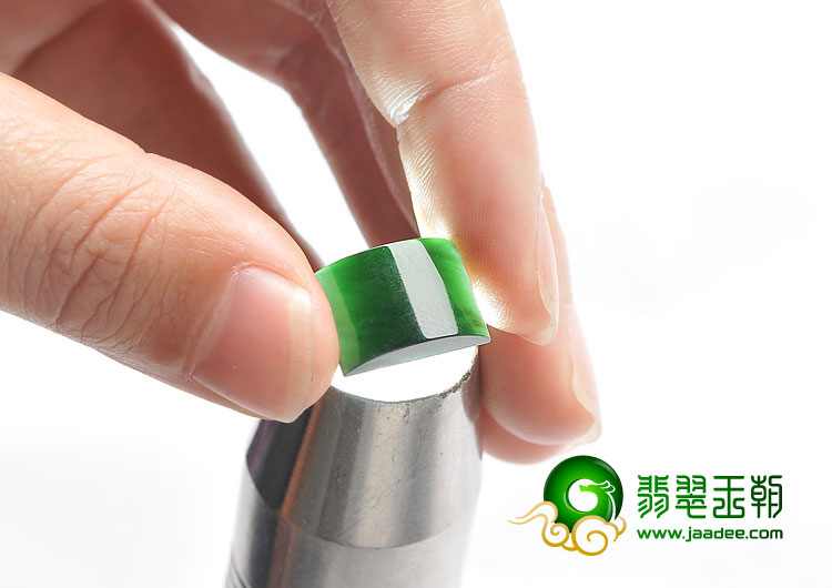 冰种墨翠缅甸翡翠A货马鞍戒面