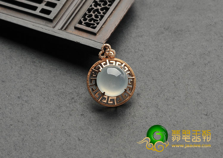 冰种无色缅甸翡翠A货镶玫瑰金胸坠（真钻）