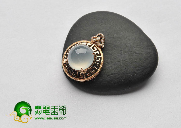 冰种无色缅甸翡翠A货镶玫瑰金胸坠（真钻）