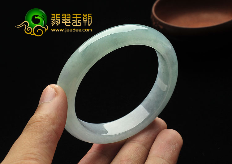 冰种略飘花缅甸翡翠A货手镯（55.6mm）