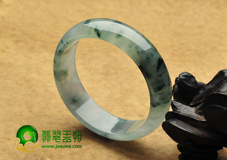 冰种飘花缅甸翡翠A货手镯（58.7mm）