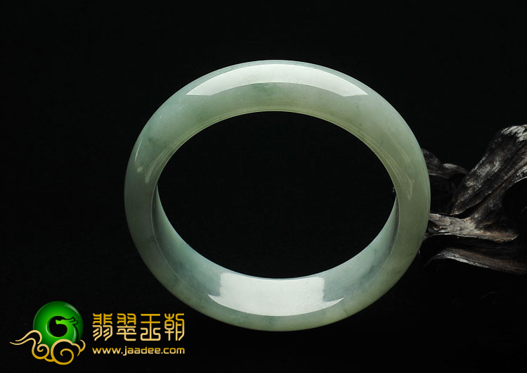 糯冰种略飘花缅甸翡翠A货手镯（60.5mm）