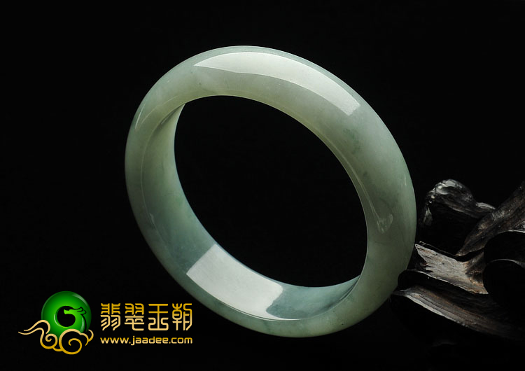 糯冰种略飘花缅甸翡翠A货手镯（60.5mm）