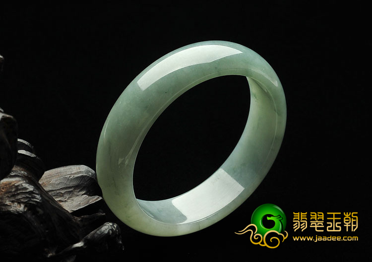 糯冰种略飘花缅甸翡翠A货手镯（60.5mm）