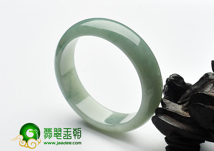 糯冰种略飘花缅甸翡翠A货手镯（60.5mm）