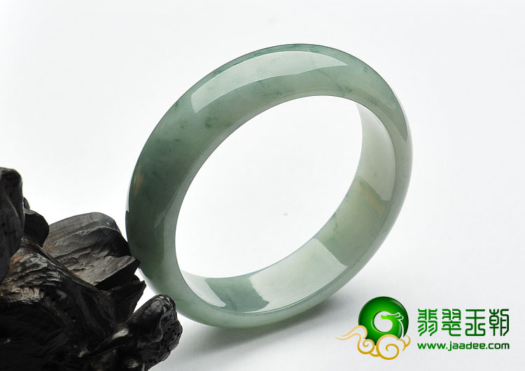 糯冰种略飘花缅甸翡翠A货手镯（60.4mm）