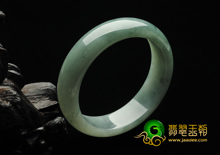 糯冰种略飘花缅甸翡翠A货手镯（60.4mm）