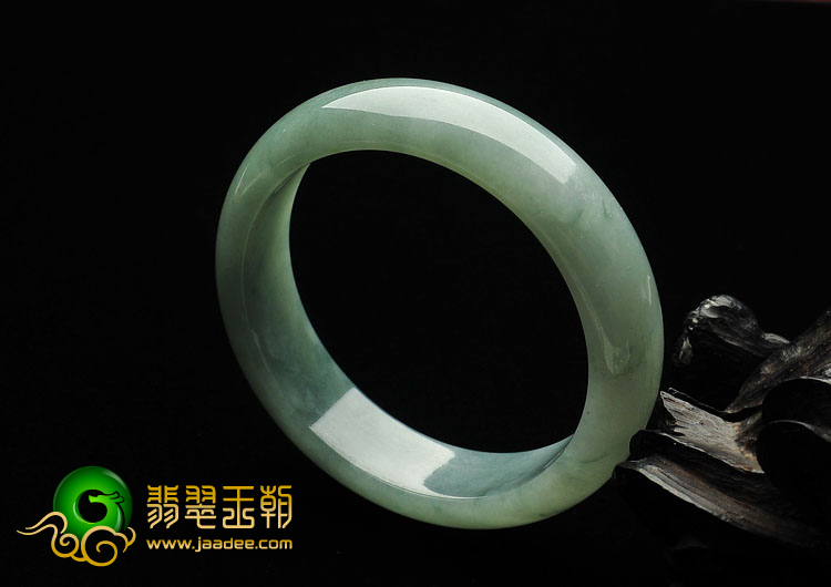 糯冰种略飘花缅甸翡翠A货手镯（60.3mm）