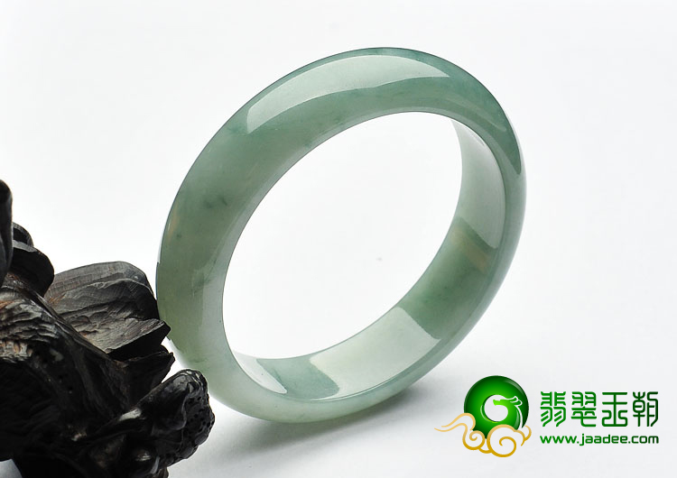 糯冰种略飘花缅甸翡翠A货手镯（60.3mm）