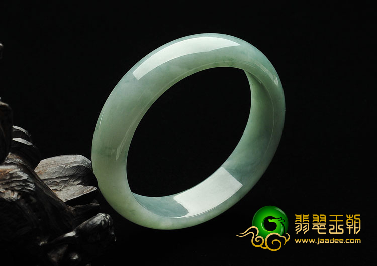 糯冰种略飘花缅甸翡翠A货手镯（60.3mm）