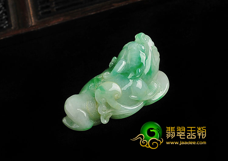 糯冰种淡三彩缅甸翡翠A货招财进宝挂件