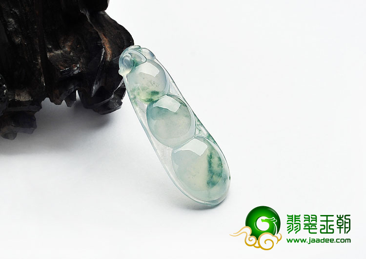 冰种飘花缅甸翡翠A货四季豆挂件