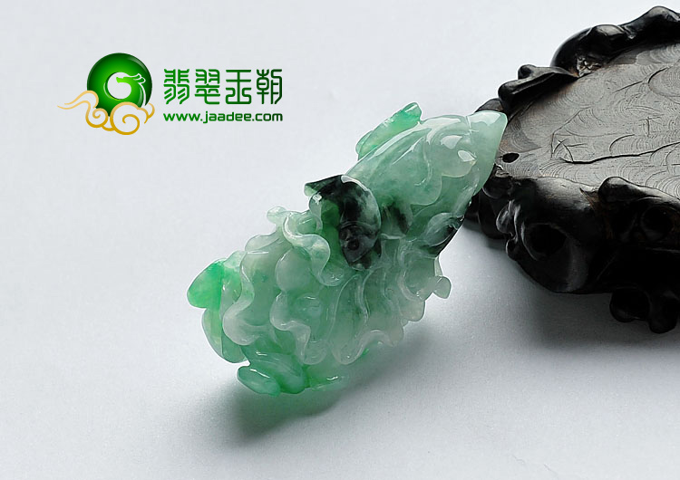 糯冰种三彩缅甸翡翠A货白菜挂件