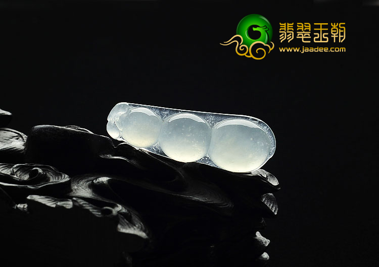 冰种晴水缅甸翡翠A货四季豆挂件