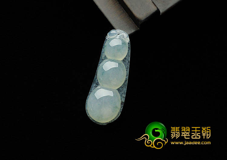 冰种飘花缅甸翡翠A货四季豆挂件