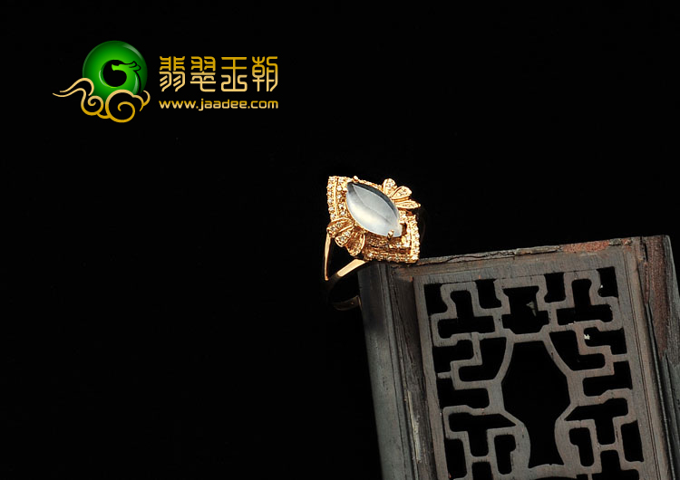 冰玻种无色缅甸翡翠A货镶玫瑰金马眼戒指(真钻)