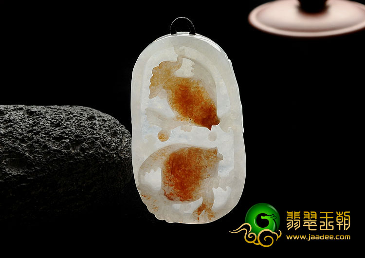 糯冰种褐黄翡缅甸翡翠A货相濡以沫挂件