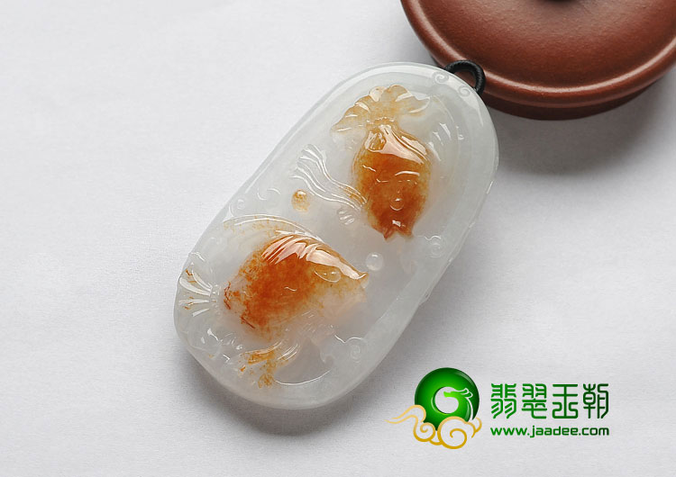 糯冰种褐黄翡缅甸翡翠A货相濡以沫挂件