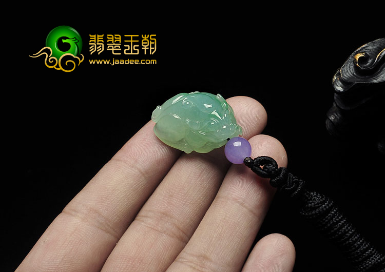 糯冰种飘花缅甸翡翠A货貔貅挂件