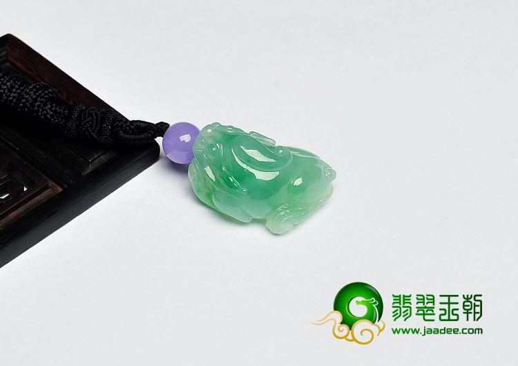 糯冰种飘花缅甸翡翠A货貔貅挂件