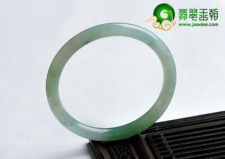 糯冰种飘花略带黄翡缅甸翡翠A货圆条手镯(62.2mm)
