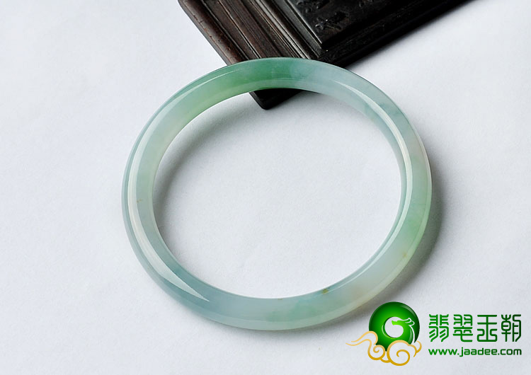 糯冰种飘花略带黄翡缅甸翡翠A货圆条手镯(62.2mm)